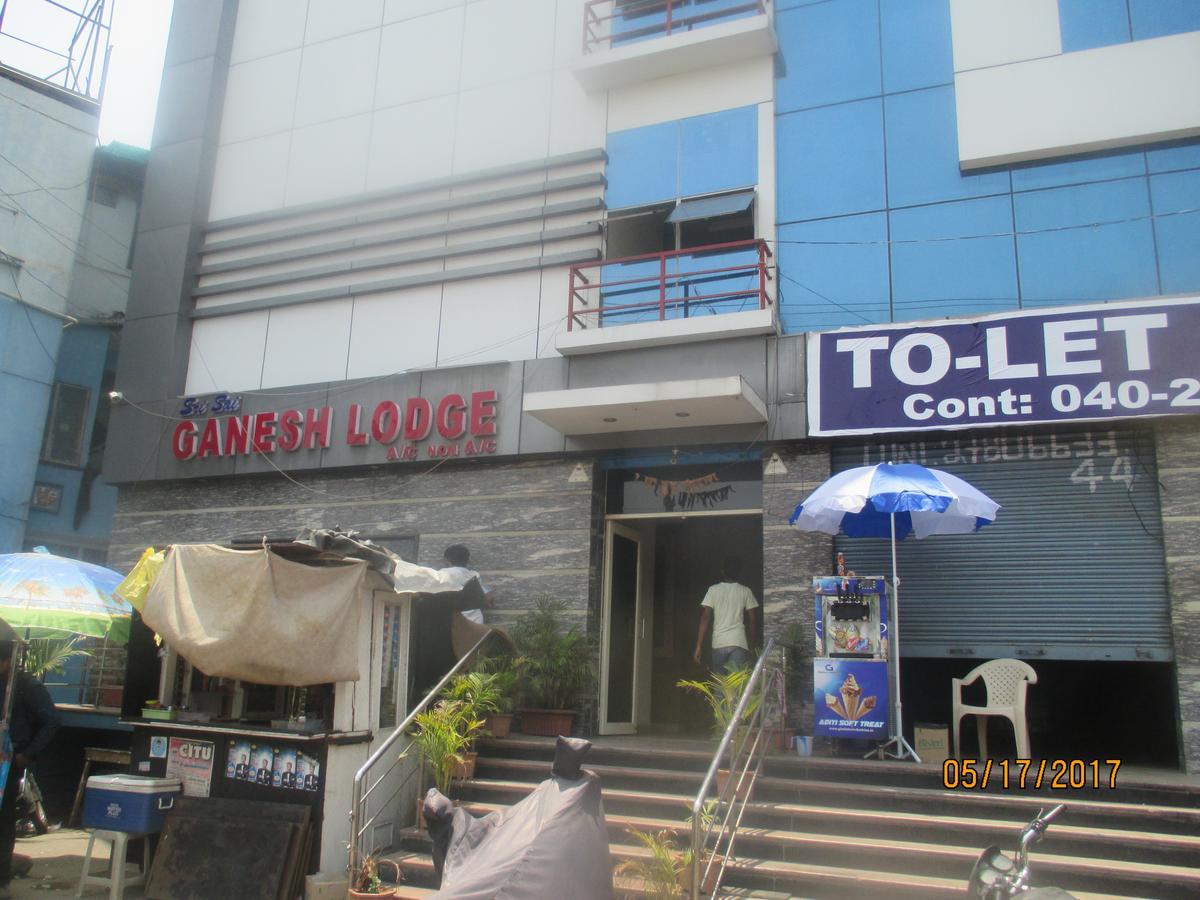 Sri Sai Ganesh Lodge Hyderabad Exterior photo